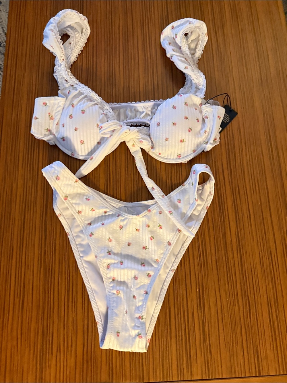 Super cute bikini bathing suit, White with pink roses !